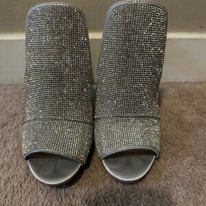 Stev MaddenElegant Silver Rhinestone Heelsmule peep toe style38 8